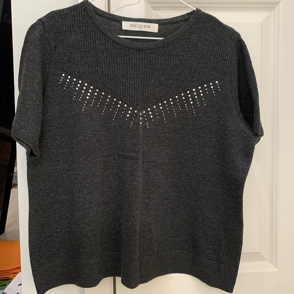 short sleeve sweater with jewel details